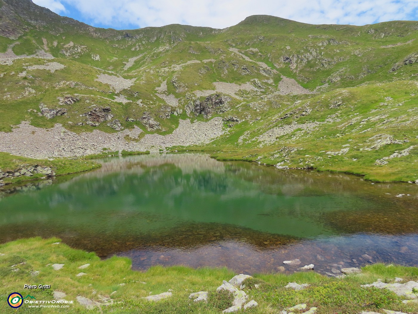 52 Lago Alto delle foppe (2260 m) con Monte Toro.JPG